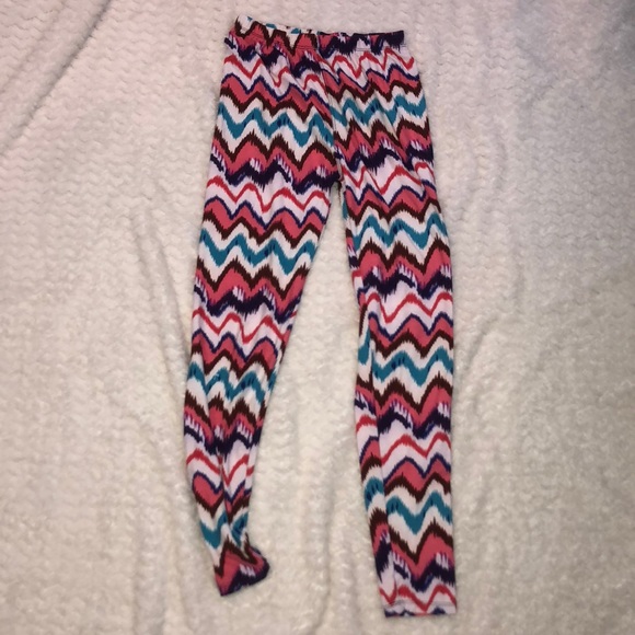 BOUTIQUE LEGGINGS!! •Dottie Couture• - Picture 2 of 2